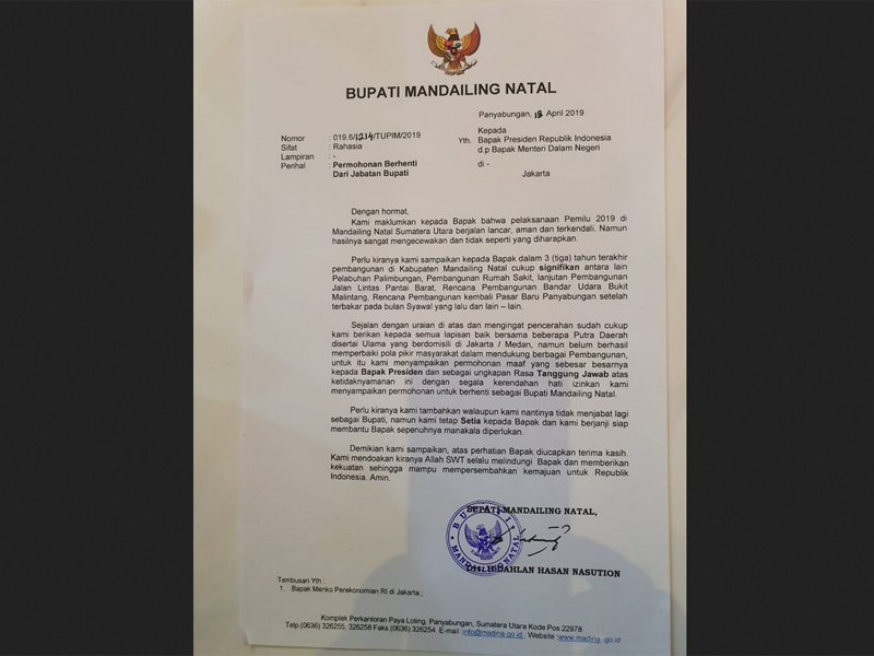 Surat pengunduran diri Bupati Mandailing Natal yang vital di medsos.