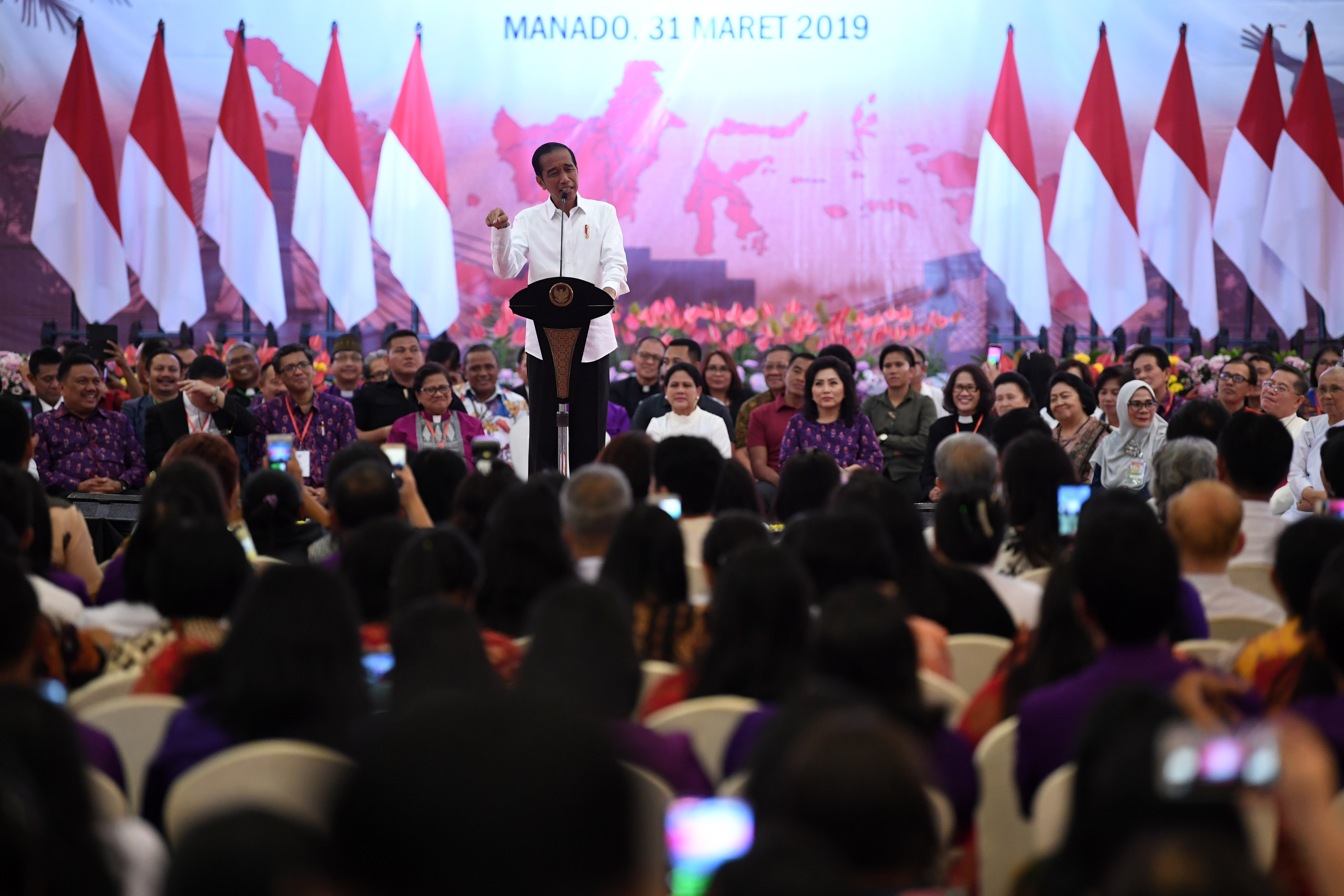 Calon presiden petahana Joko Widodo di Manado