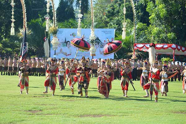 Suasana pementasan tari kolosal 