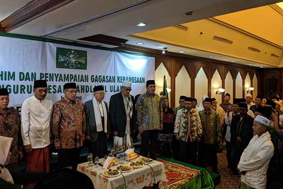  Kiai Ma'ruf dalam silaturahimnya bersama para kiai, pengurus, dan aktivis NU di Gedung PBNU, Senin (22/4).