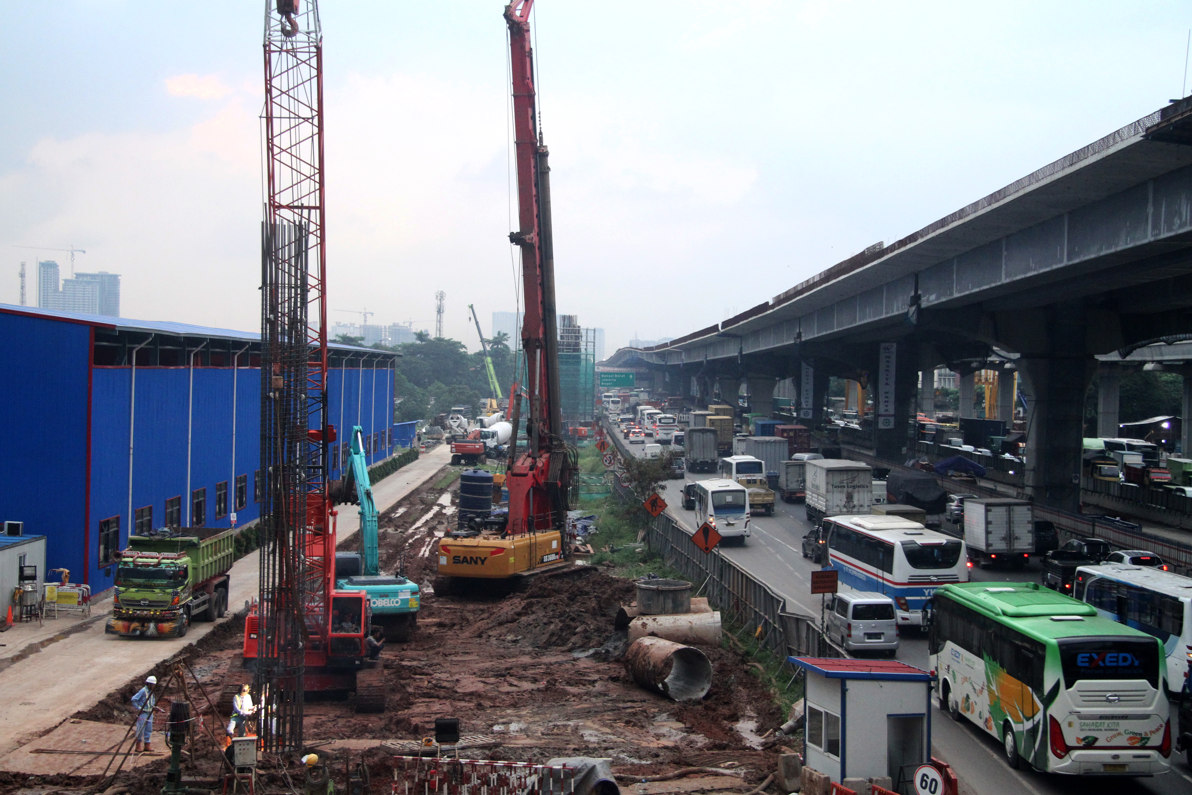 Pembangunan Infrastruktur di Tol Jakarta-Cikampek