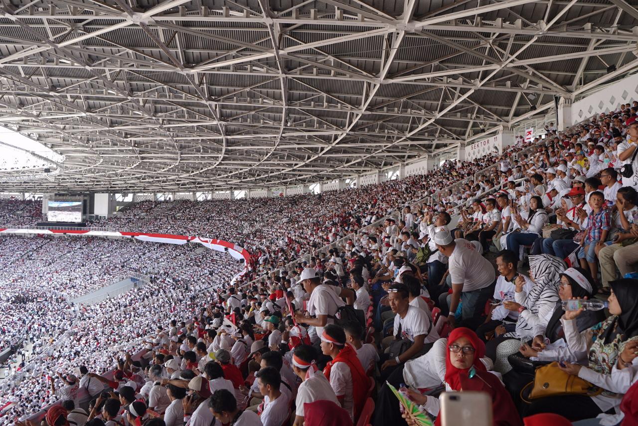 Pendukung Jokowi-Amin penuhi tribun GBK Senayan