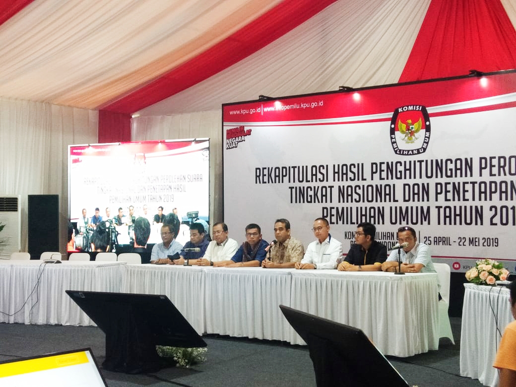 BPN Prabowo-Sandi di Gedung KPU Ri, Jakarta, Kamis (25/4).