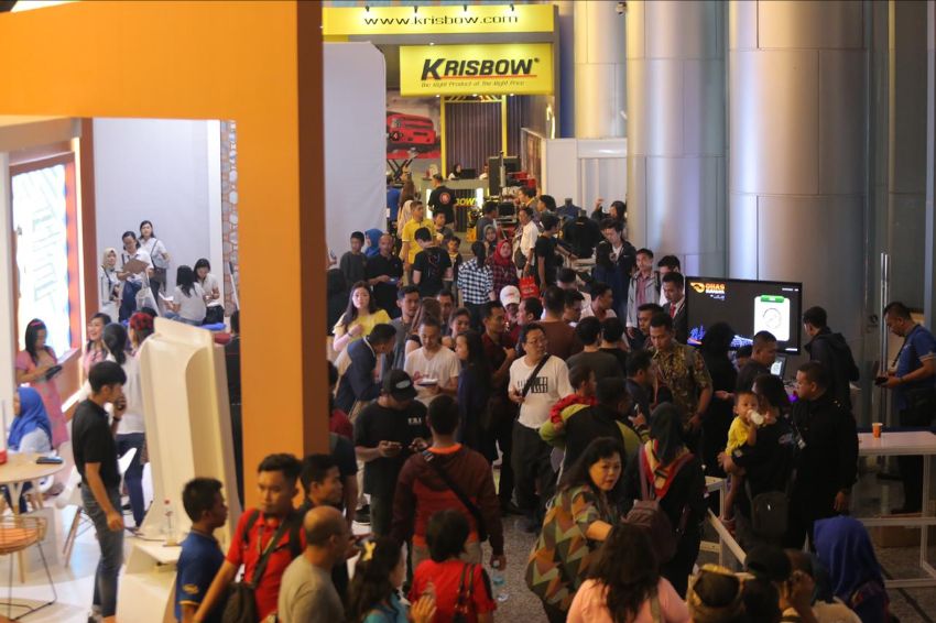 Sepuluh hari pelaksanaan GIIAS Surabaya 2019 di Grand City Convex diramaikan dengan berbagai program seperti Community Gathering.