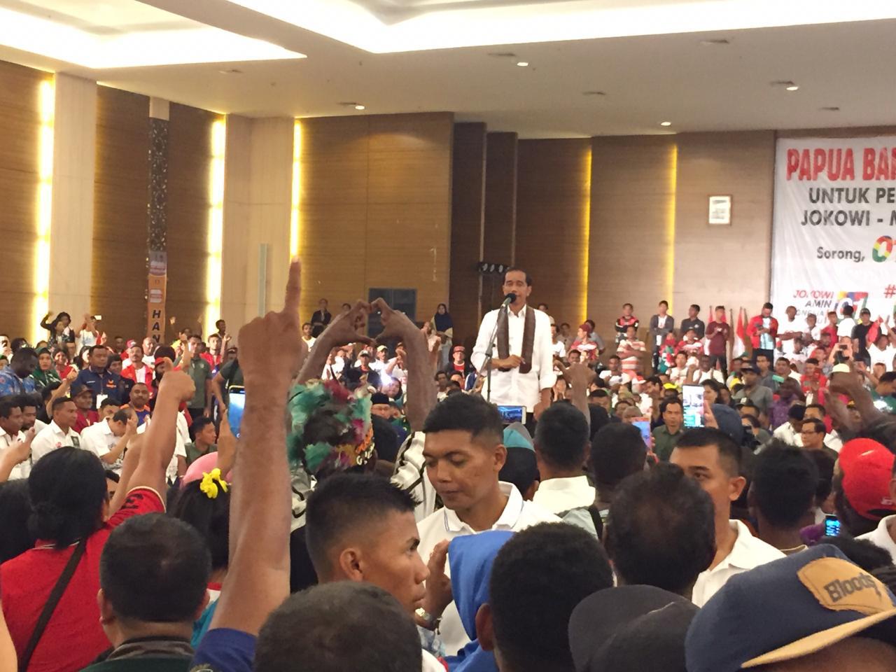 Kampanye capres nomor urut 01 Joko Widodo di Sorong, Papua Barat, Snein (1/4)
