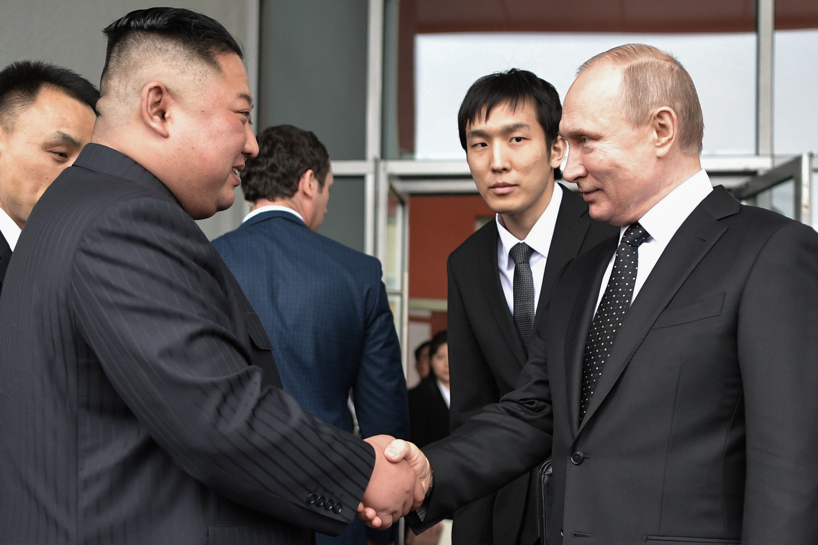 PRESIDEN Rusia Vladimir Putin dari Rusia dan pemimpin Korea Utara Kim Jong-un