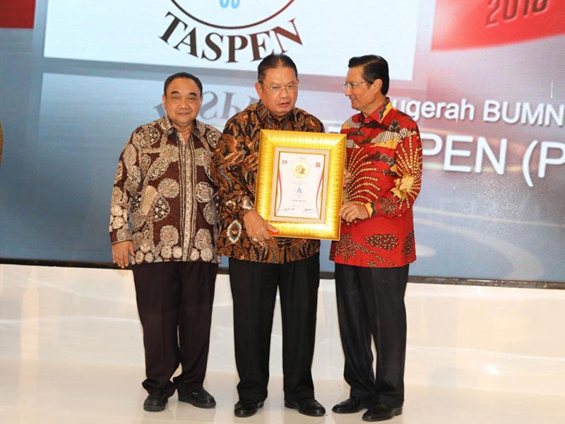 Penghargaan BUMN Merah Putih dalam Anugerah Indonesia Maju 2018-2019.