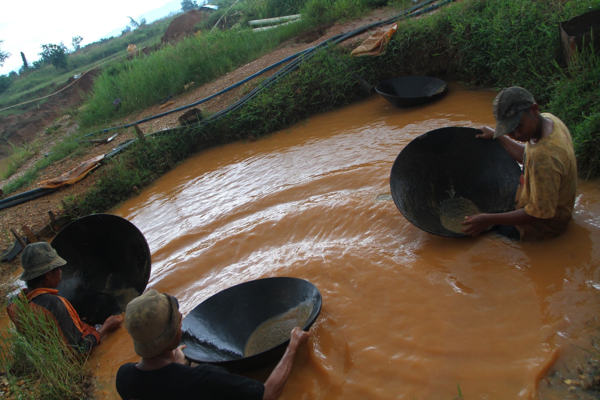  pertambangan intan tradisi-onal (pendulangan)