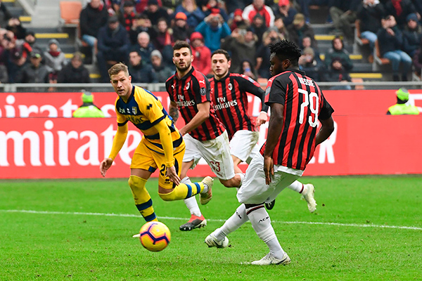 Duel antara Parma dan AC Milan dalam lanjutan Liga Italia Serie A, Sabtu (20/4).