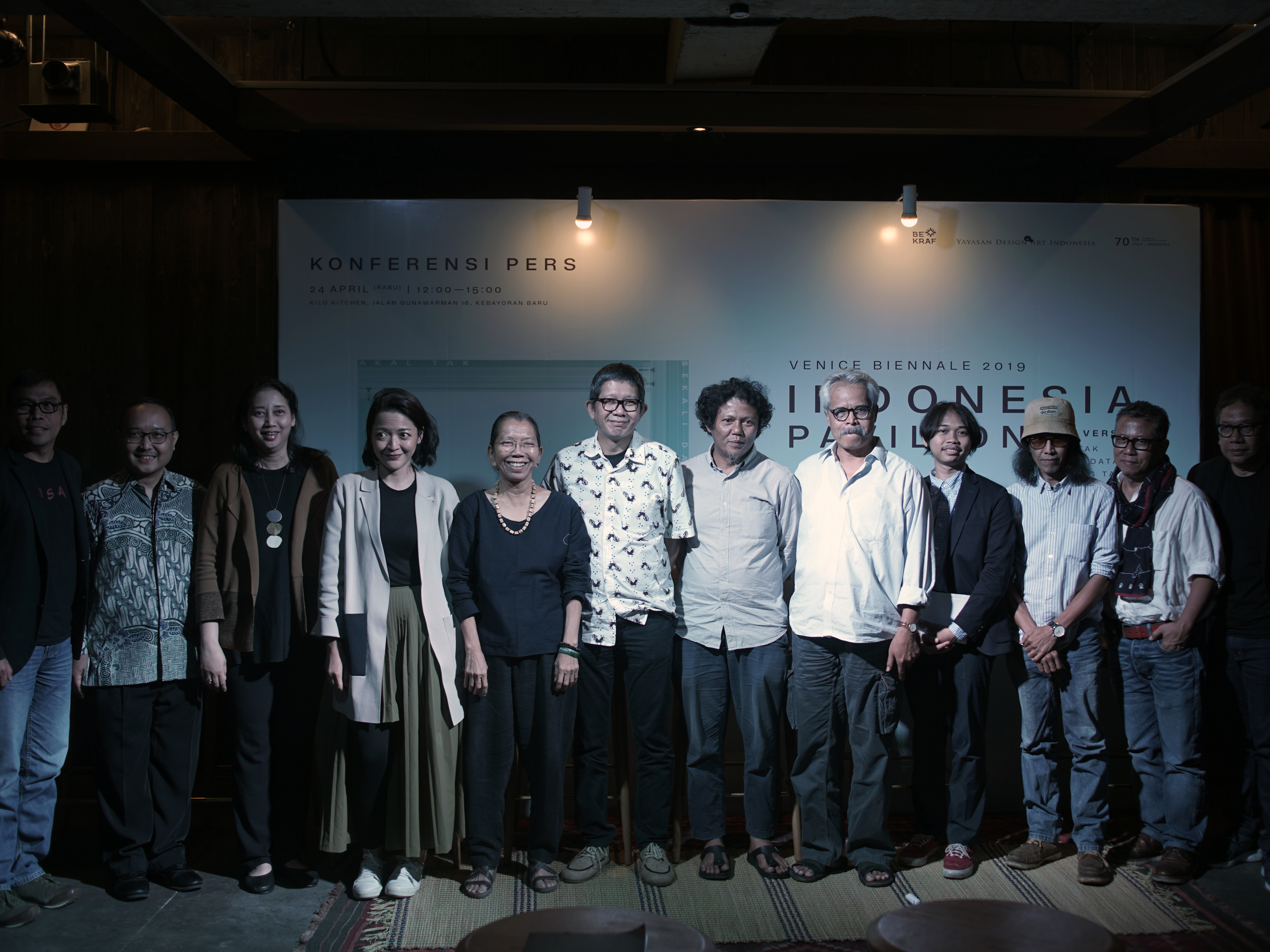 Foto bersama usai jumpa pers keikutsertaan Indonesia dalam Venice Biennale 2019.