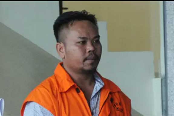 Rijal Efendi Padang, kontraktor yang menyuap Bupati Pakpak Bharat Remigo Yolanda Berutu. 