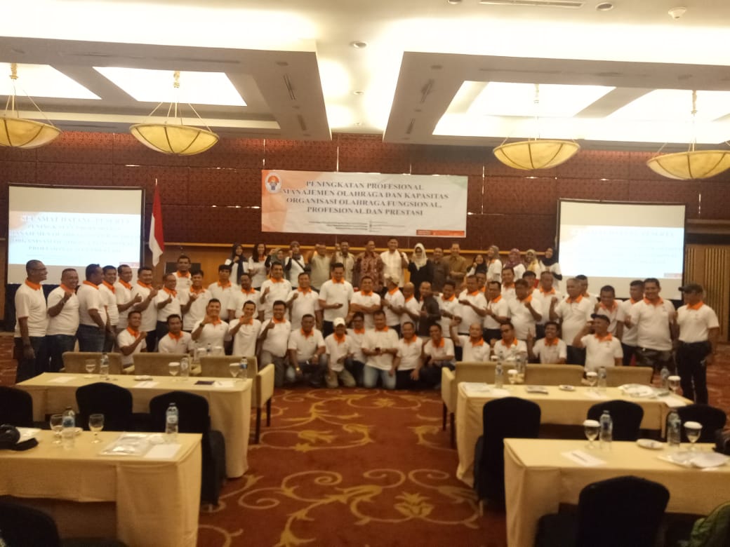 Peserta pelatihan peningkatan profesional manajemen olahraga.