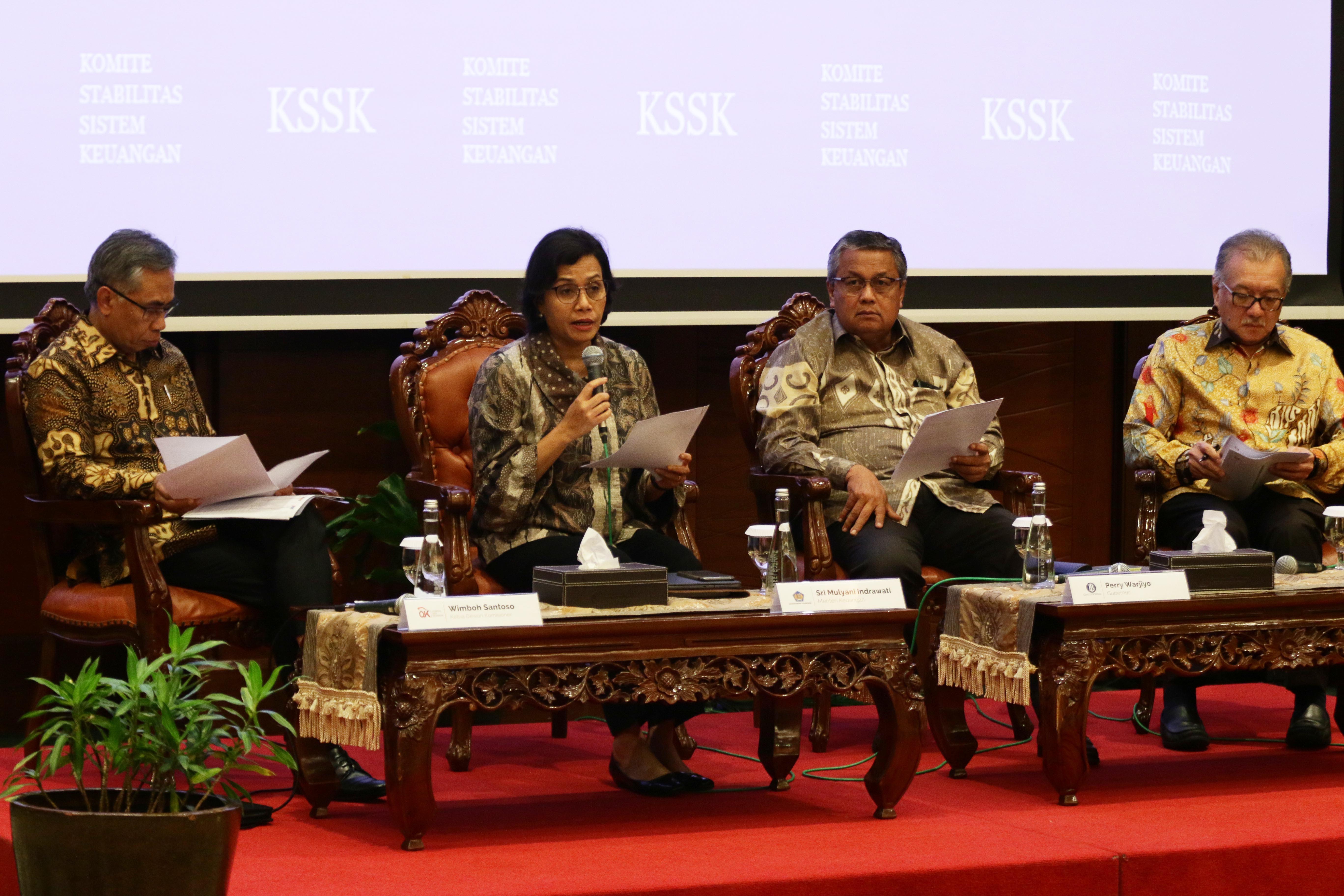Menkeu Sir Mulyani, Ketua Dewan komisioner OJk Wimboh Santoso, Gubernur BI Perry Warjiyo, dan Ketua Dewan Komisioner LPS Halim Alamsyah