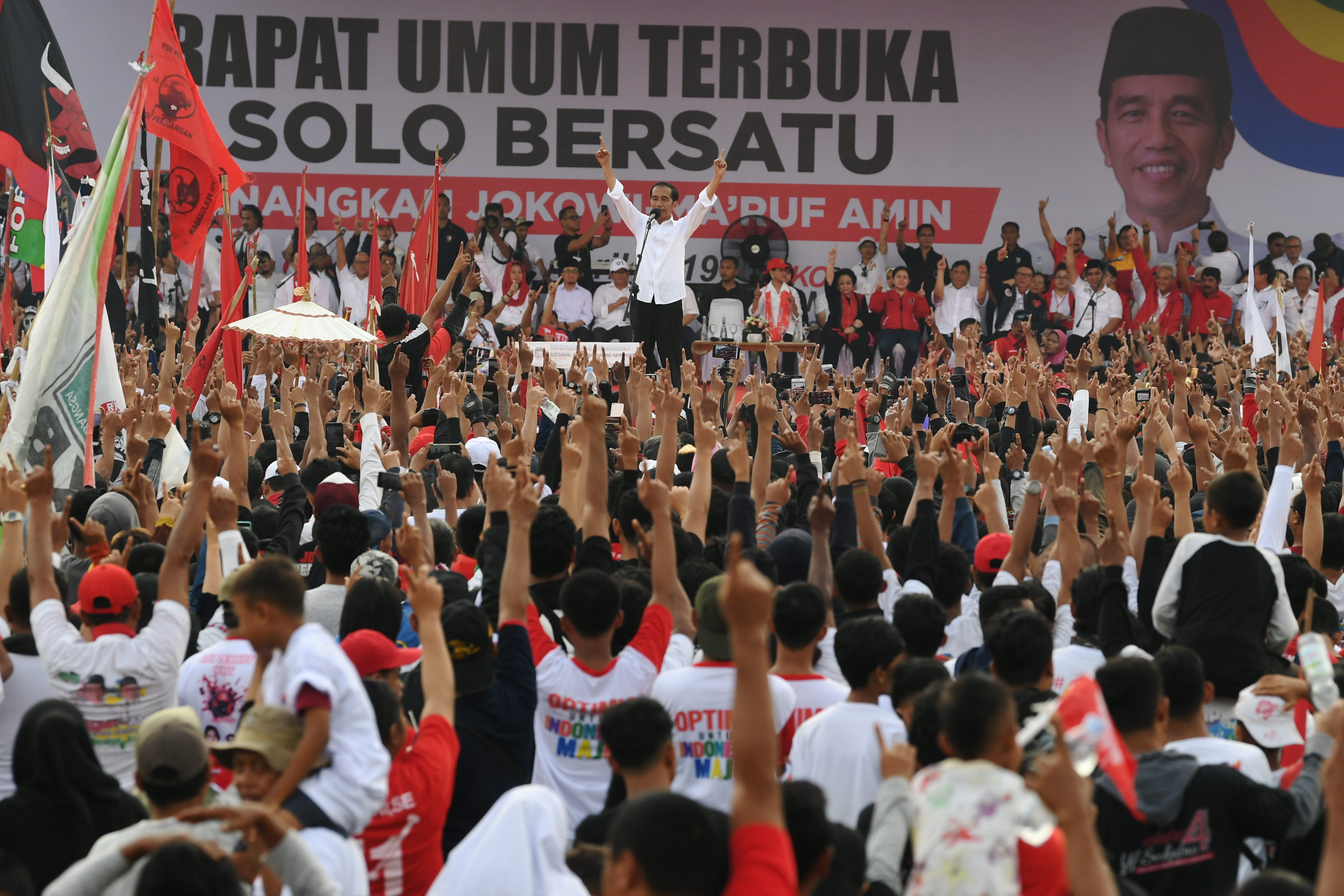 Calon Presiden nomor urut 01 Joko Widodo berkampanye di Solo, Jawa Tengah, Selasa (9/4)