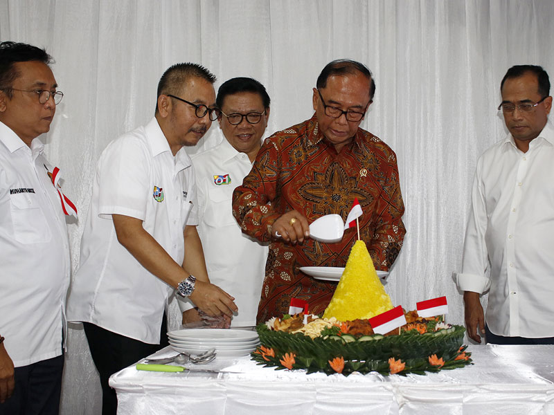 Alumni Trisakti bersama sahabat dan relawan menggelar syukuran kemenangan