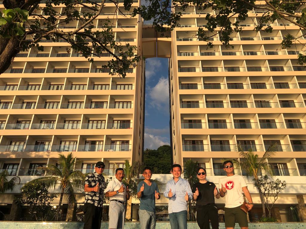 Jajajran manajemen PT. Duta Megah Laksana saat prosesi serah terima Amarsvati