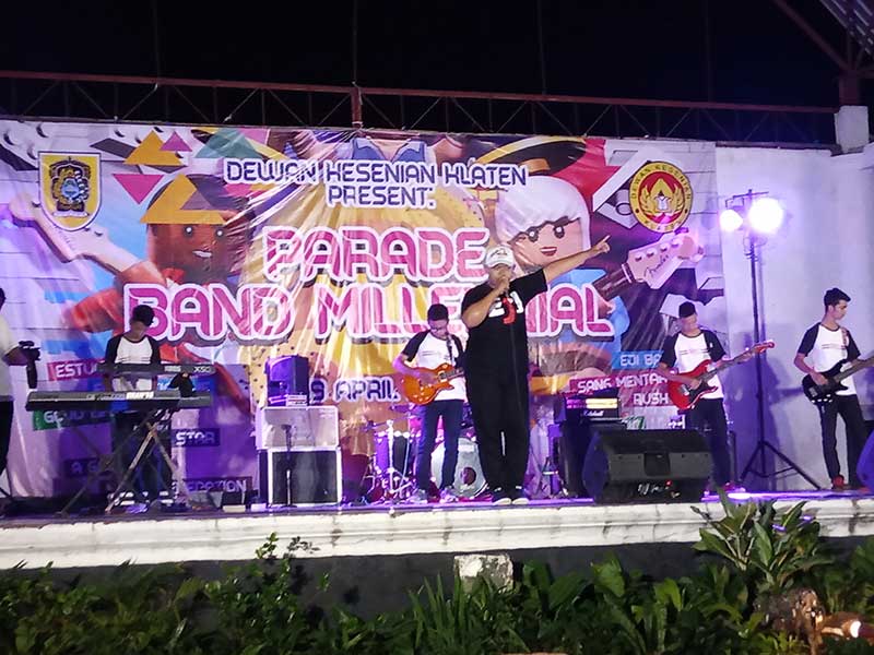 Parade band milenial Dewan Kesenian Klaten