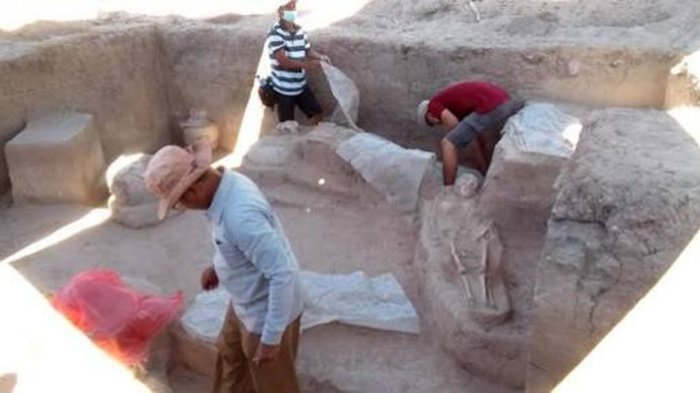 Situs kuburan manusia dalam tempayan di Lambanapu Sumba Timur. 