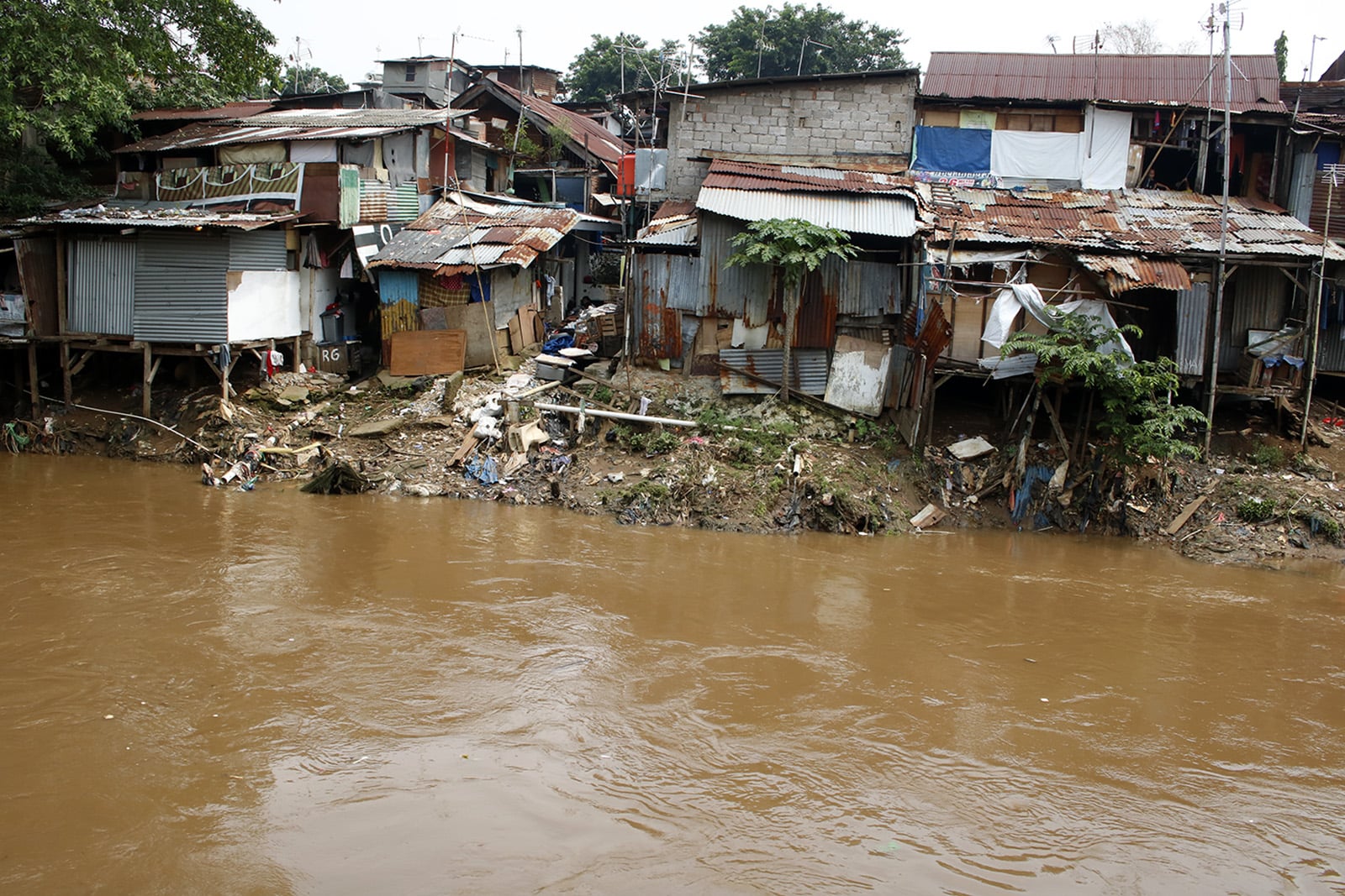 Gubernur DKI Jakarta Anies Baswedan akan memulai naturalisasi sungai-sungai di Jakarta yang dicanangkan awal 2019