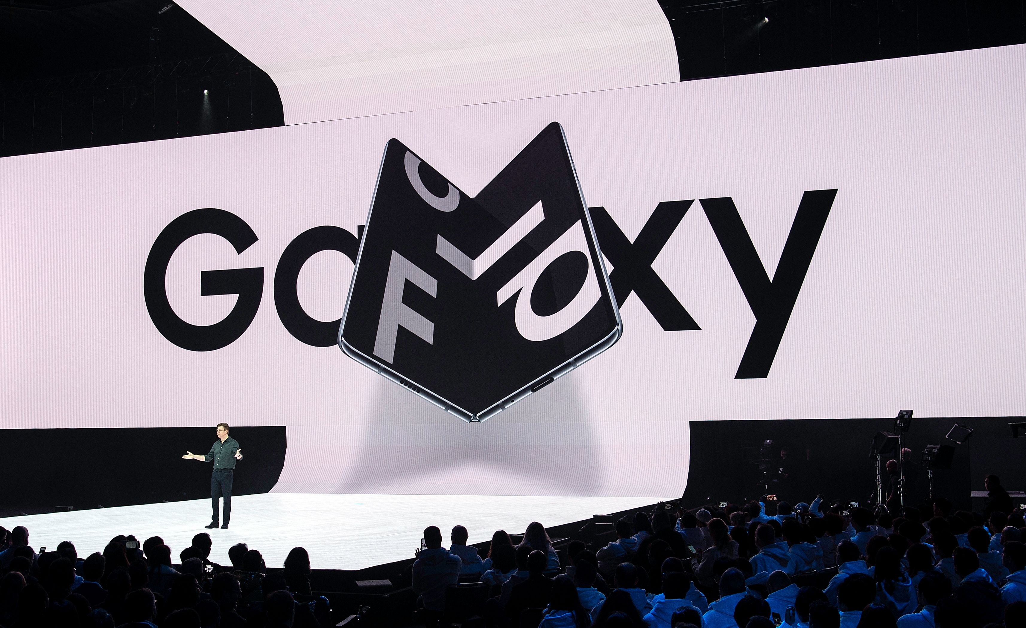 Wakil Presiden Senior Pemasaran Samsung Justin Denison memperkenalkan Galaxy Fold.