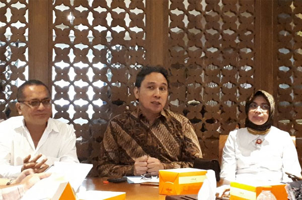  Samuel Wattimena , Direktur Jenderal Kebudayaan Kemendikbud Hilmar Farid,Amurwani Swi Lestari Ningsih saat konferensi pers Festival Wastra 