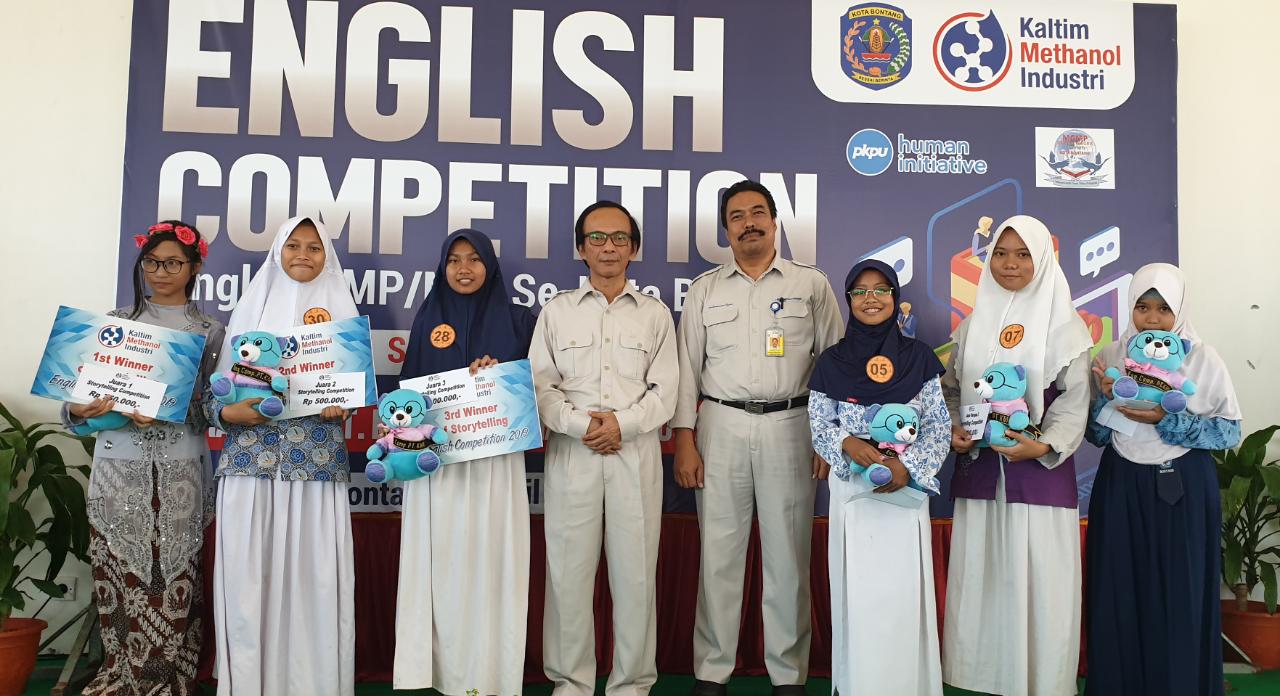 Para juara English Competition yang digelar Pt. Kaltim Methanol Industri di Bontang, Kalimantan Timur