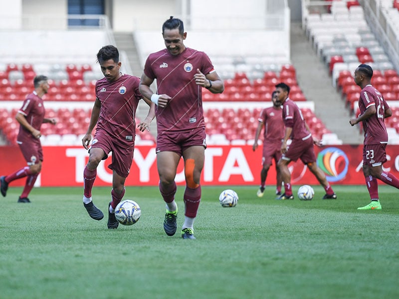 LATIHAN PERSIJA JELANG AFC: Sejumlah pesepak bola Persija Jakarta mengikuti latihan di Stadion Utama Gelora Bung Karno, Senayan, Jakarta.