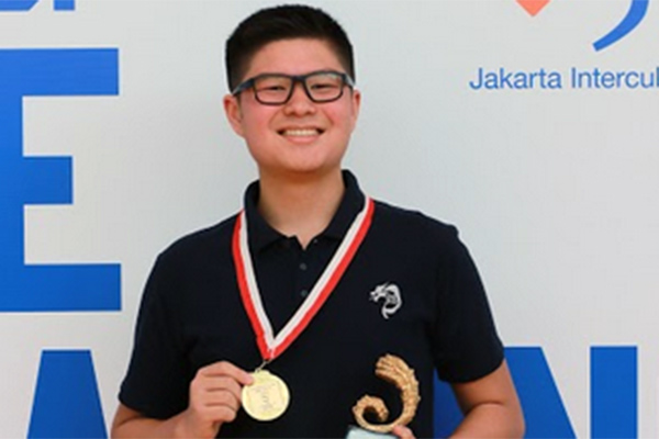 Siswa Jakarta Intercultural School (JIS), Moses Mayer