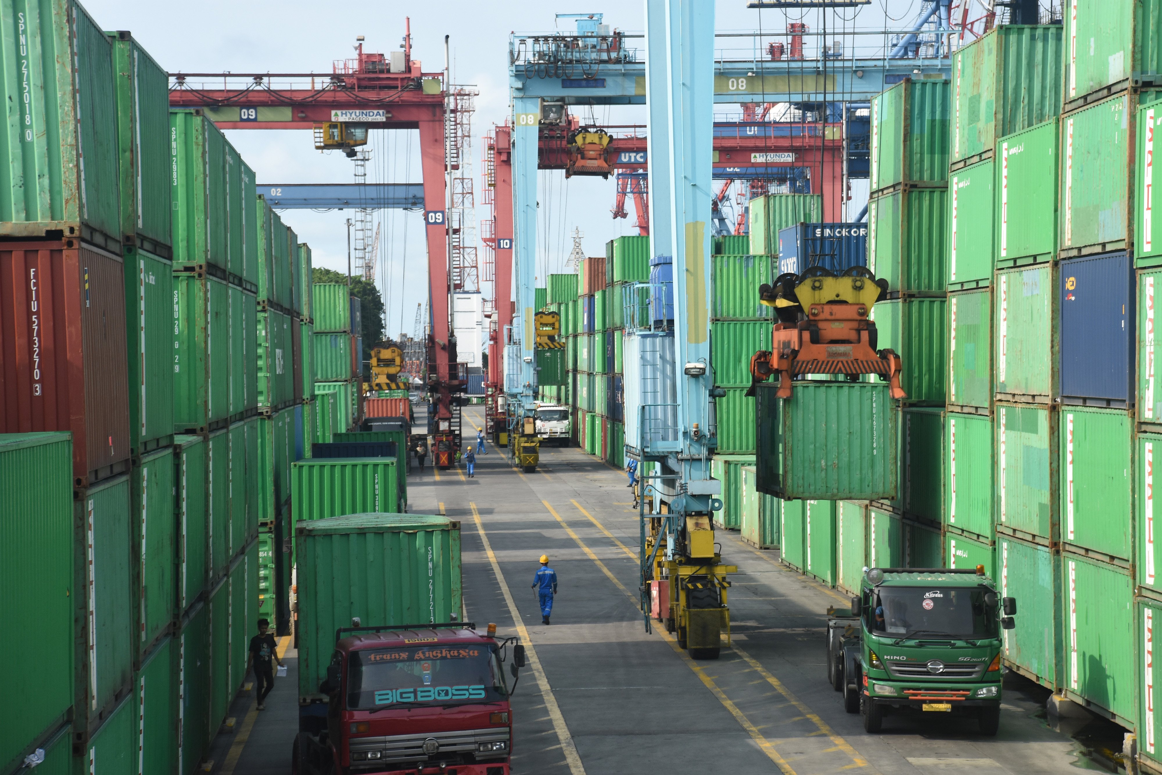 Badan Pusat Statistik mencatat ekspor pada Januari 2019 turun 3,24 persen (month on month) dengan nilai USS 13,24 miliar. 