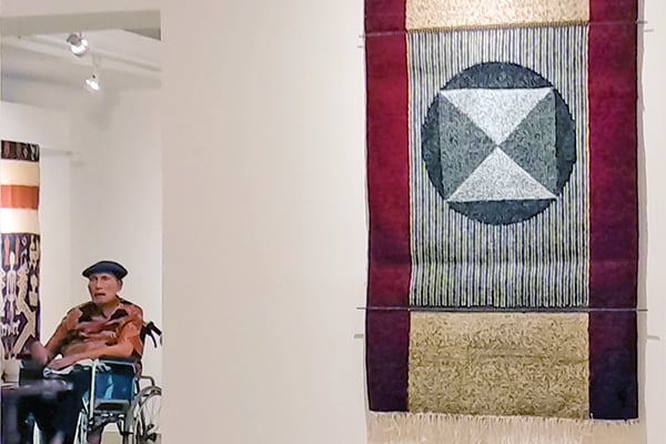 Proporsi karya yang ditampilkan dalam pameran Serat Jiwa ini agaknya lebih berat pada nuansa abstrak jika dibandingkan dengan karya bercorak