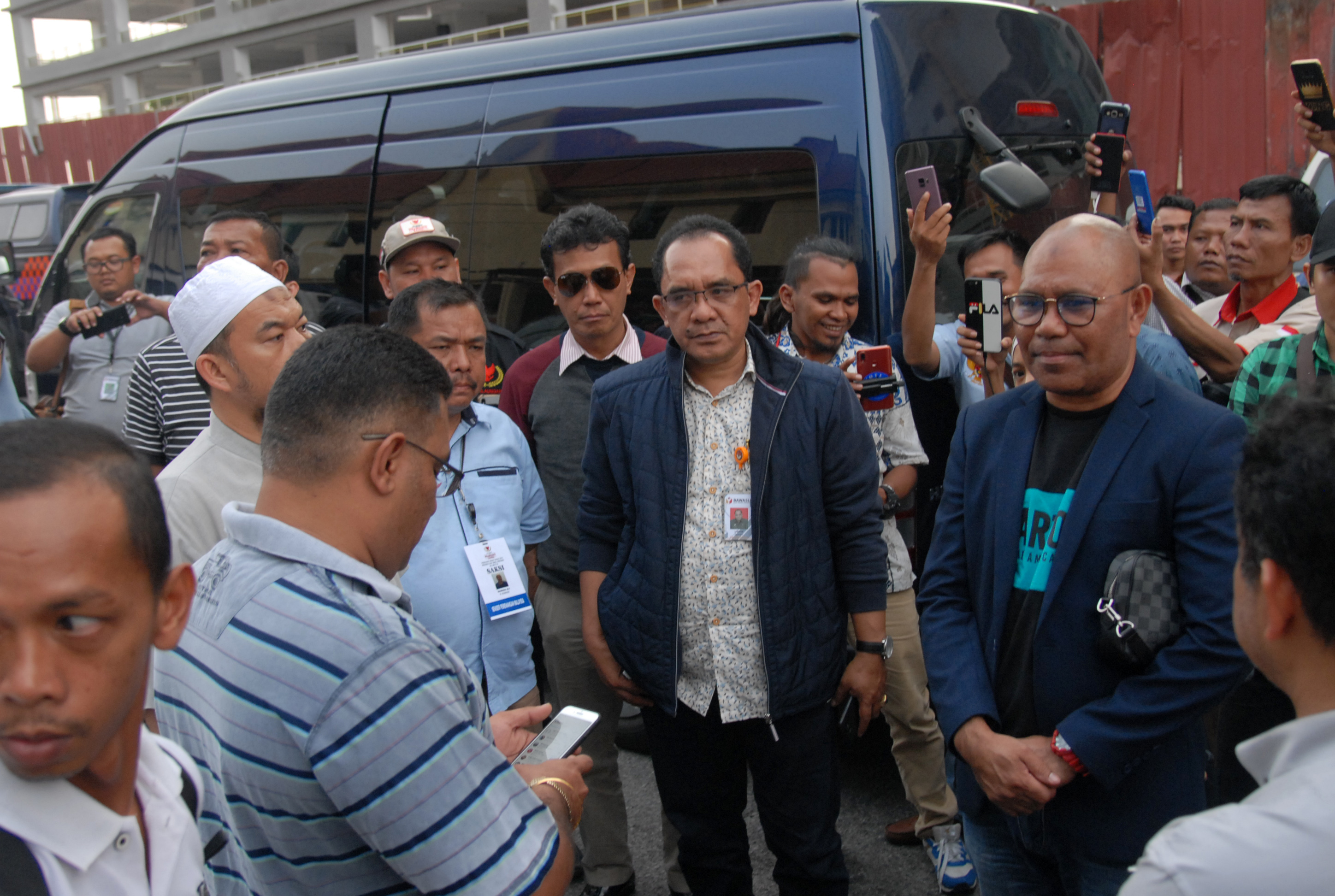 Dugaan surat suara tercoblos.