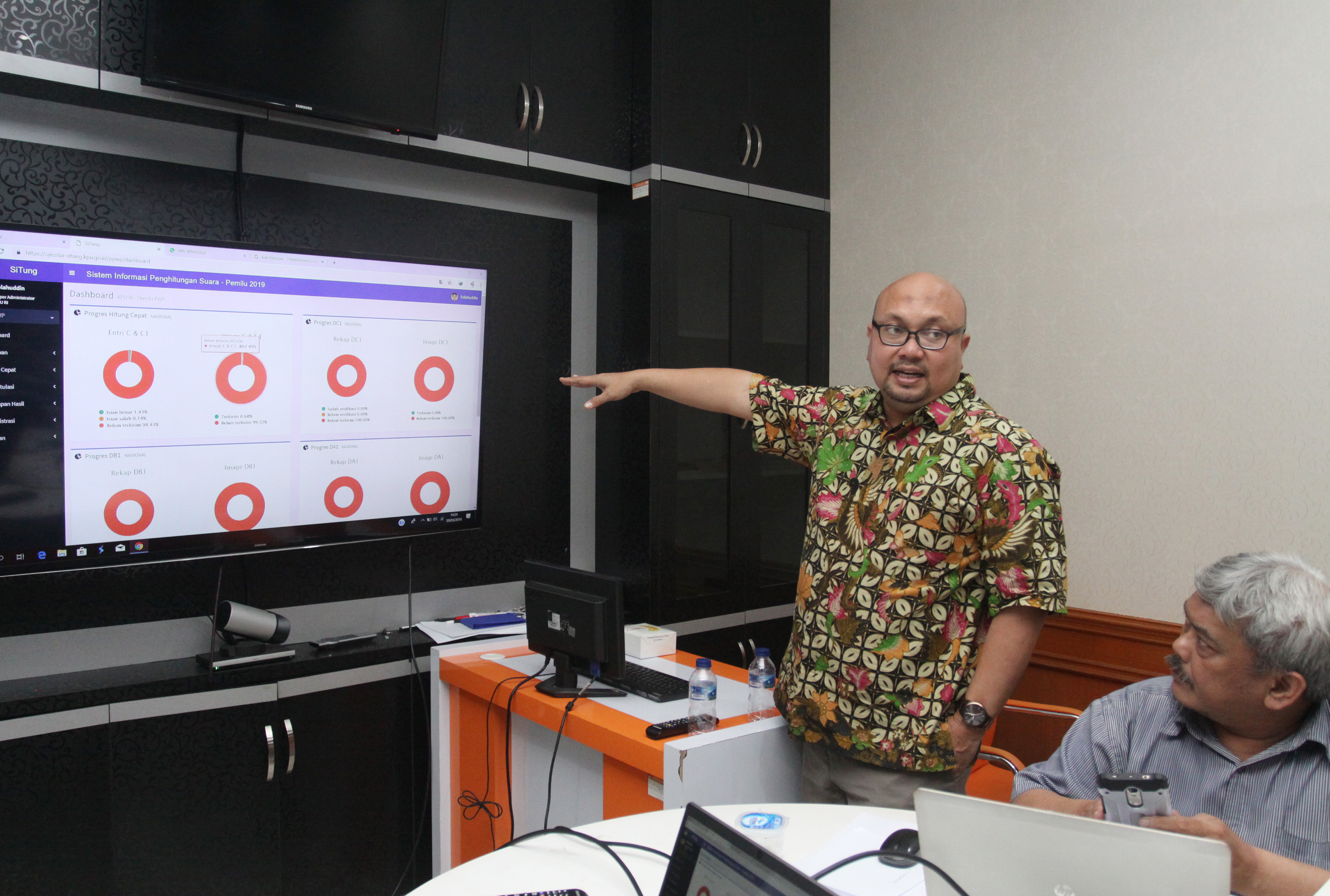 Komisioner KPU Ilham Saputra