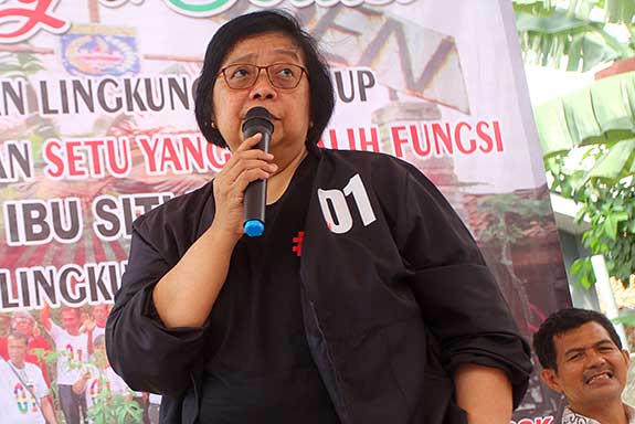 Menteri Lingkungan Hidup dan Kehutanan Siti Nurbaya