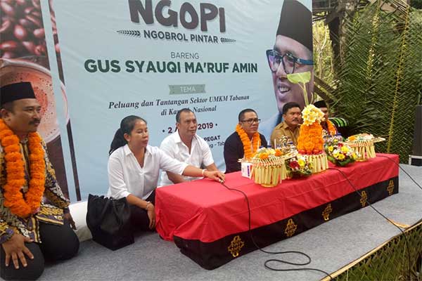 'Ngopi: Ngobrol Pintar' di Taman Tanah Pegat, Tabanan