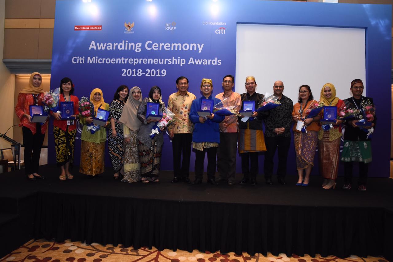Para pemenang ajang Citi Microentrepreneurship Awards 2019 di Jakarta, kamis (11/4)