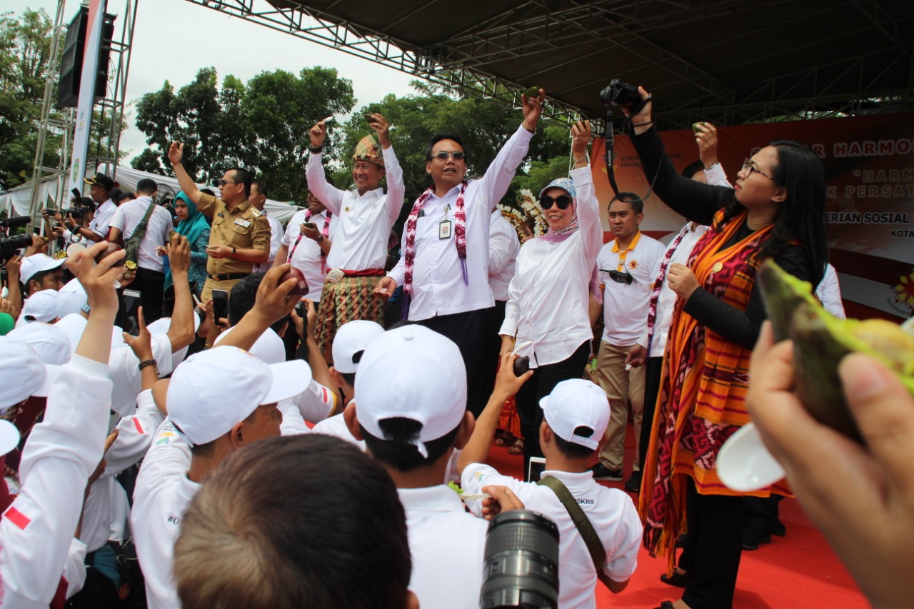 Mensos Agus Gumiwang Kartasasmita di Kegiatan Harmoni Kebangsaan 2019 di Lubuk Linggau, Sumatra Selatan, Rabu (3/4).