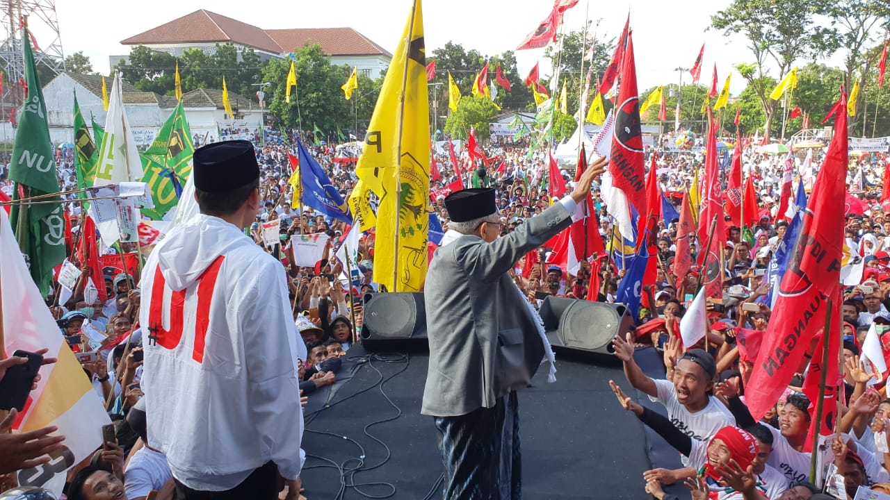 Cawapres 01 Ma'ruf Amin dan mantan gubernur NTB TGB dalam kampanye akbar di Lombok