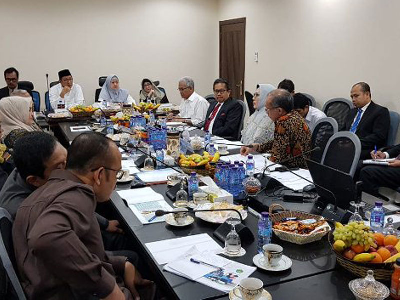 Menag Lukman Hakim, Menkes Nilla F Moeloek dan Menko PMK Puan Maharani rapat bahas tambahan kuota haji