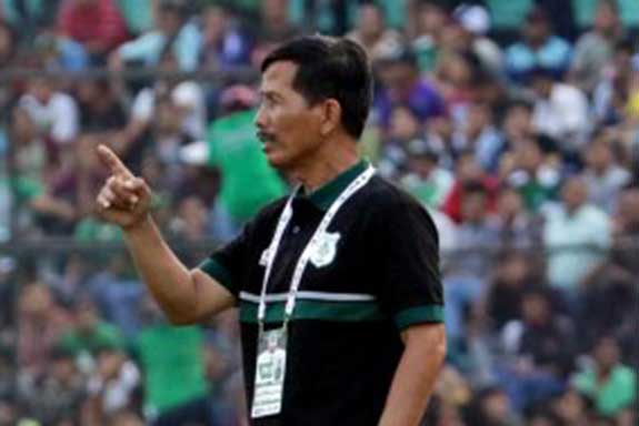 Pelatih Persebaya Surabaya Djajang Nurdjaman