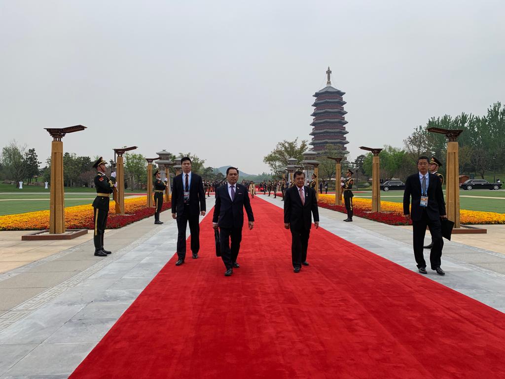 Warpes Jusuf Kalla tiba untuk KTT BRF II di Beijing, Tiongkok.