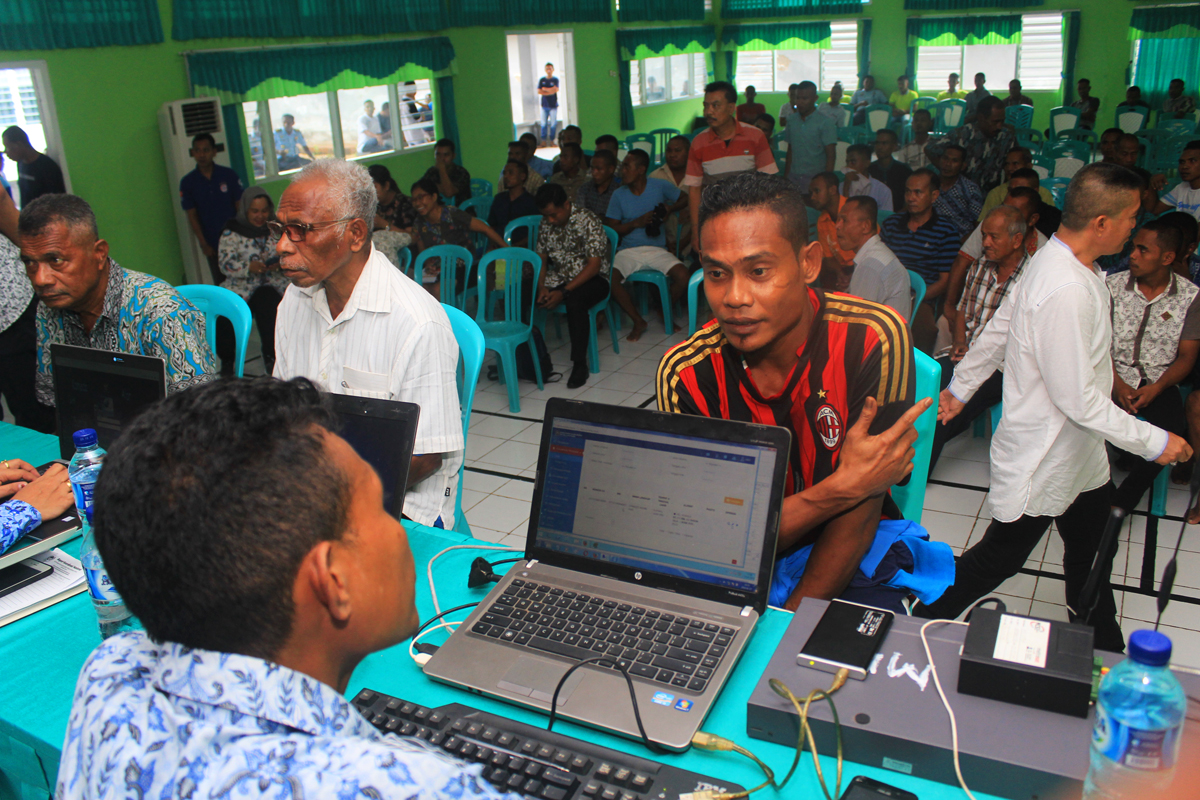 perekaman dan pencetakan data kartu tanda penduduk elektronik