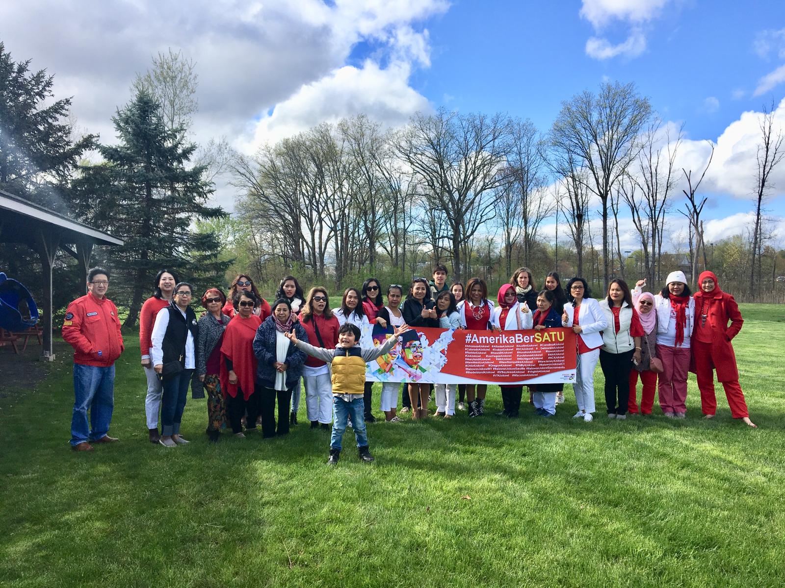 Relawan #AmerikaBerSATU merayakan syukuran kemenangan Jokowi-Amin