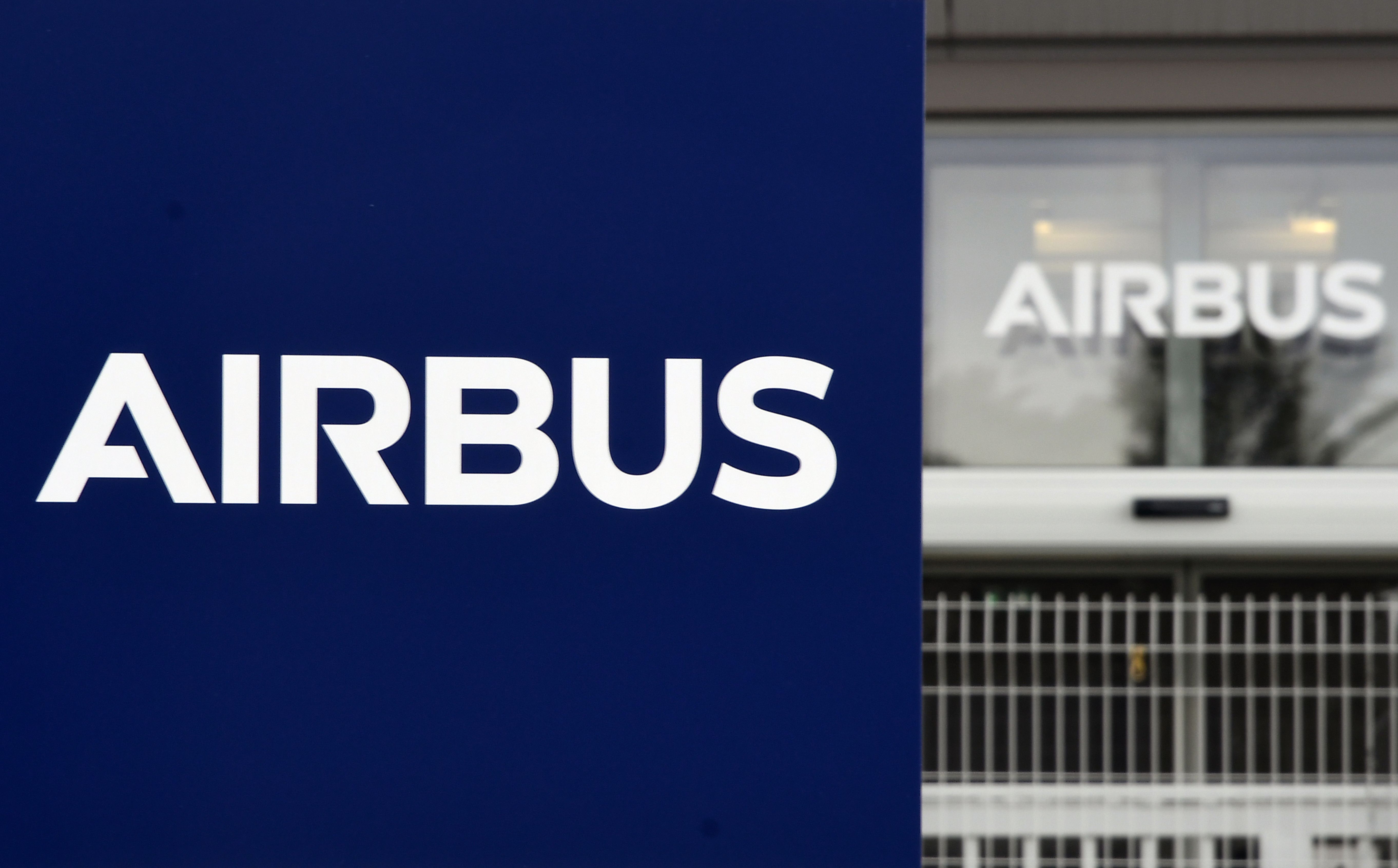 Logo pabrikan pesawat terbang Eropa Airbus