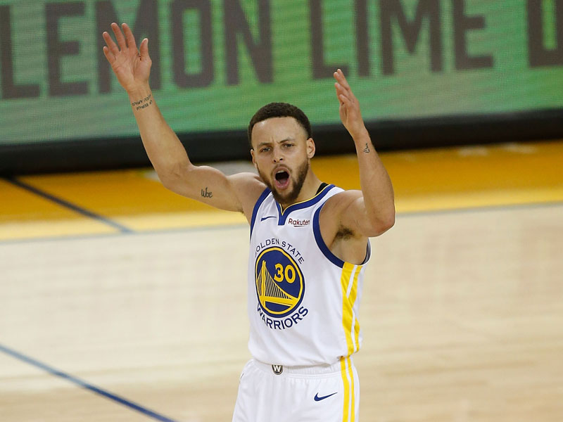 Curry Pimpin Warriors Tekuk Clippers