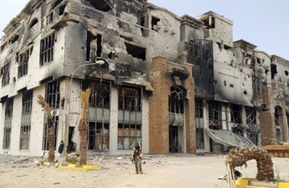 Petugas keamanan berjaga-jaga di Bengazi, Libya 