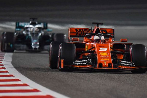  Mercedes Puji Kendaraan Ferrari