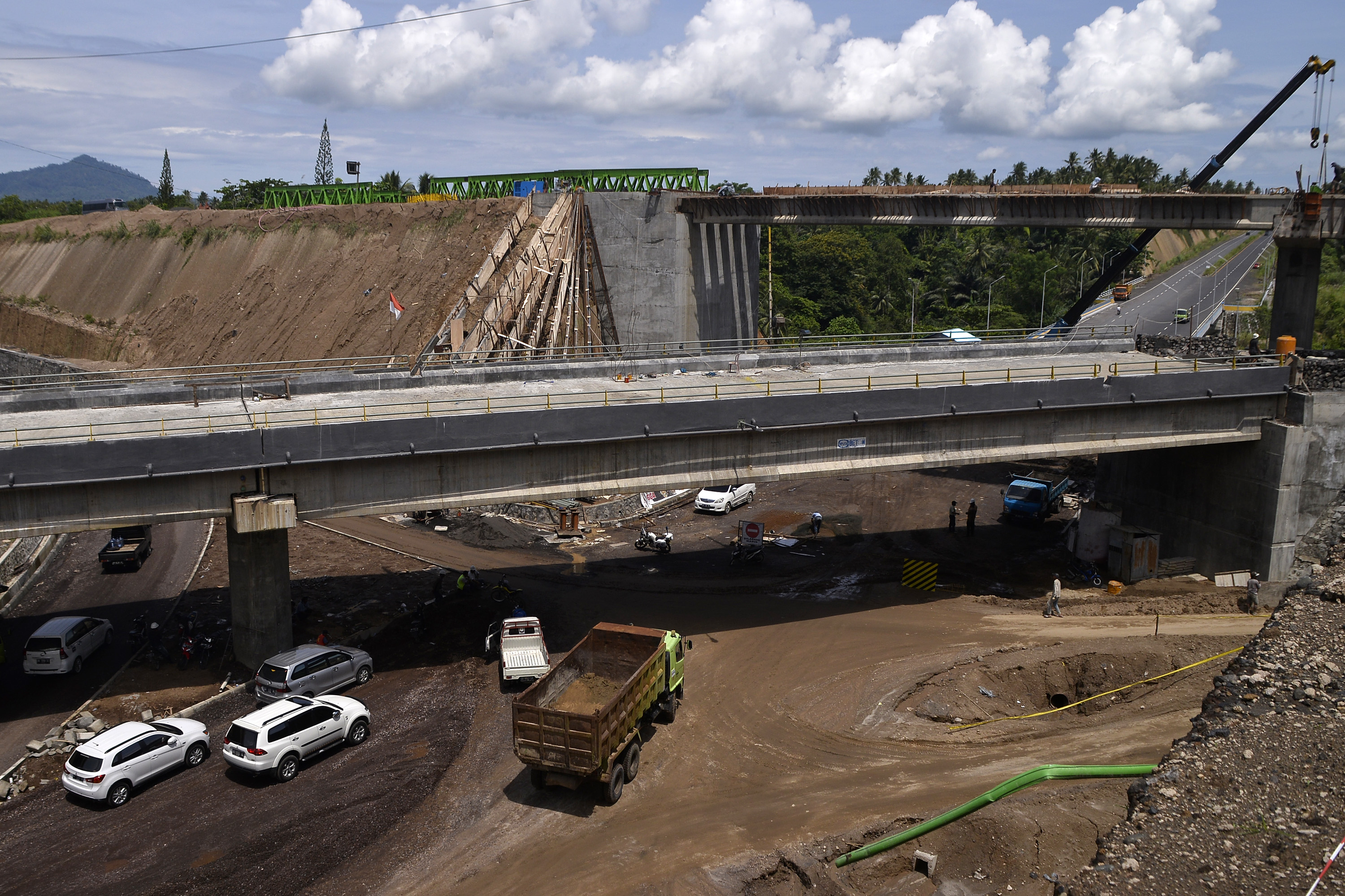 Proyek tol Manado- Bitung