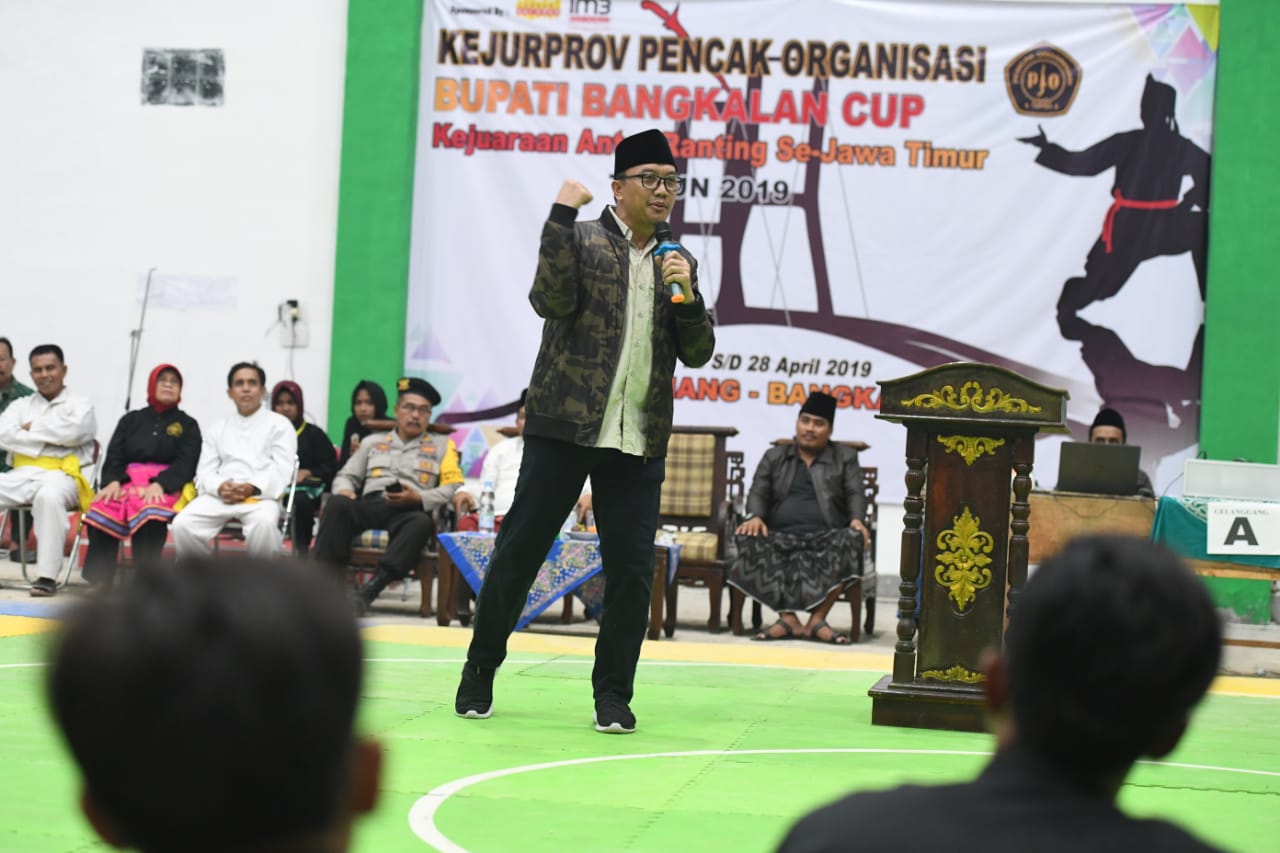 Kejuaraan Provinsi (Kejurprov) Pencak Organisasi (PO) Bupati Bangkalan Cup 2019 Antar Ranting se-Jawa Timur hari Jumat (26/4) malam.