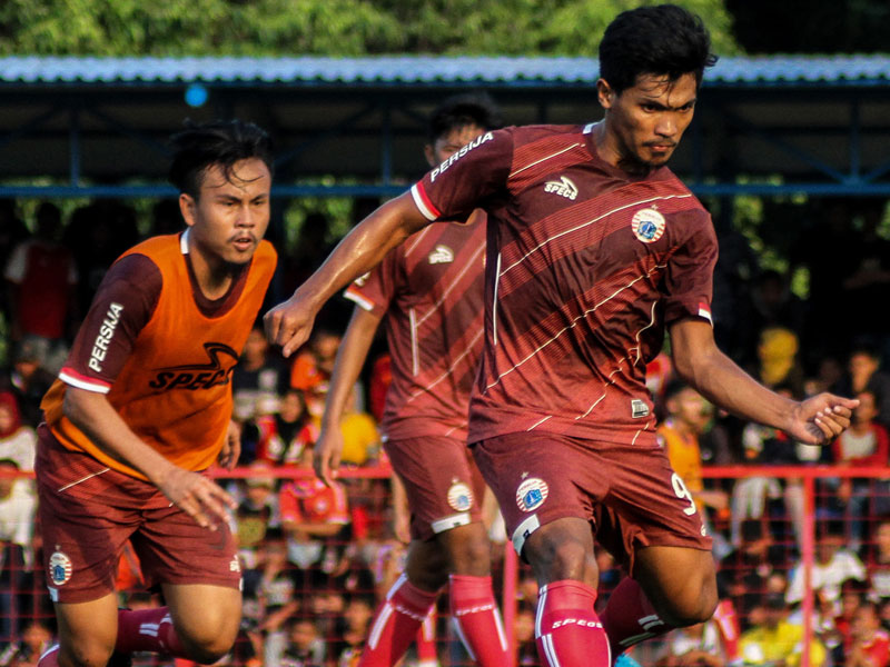 Para pemain Persija Jakarta sedang berlatih