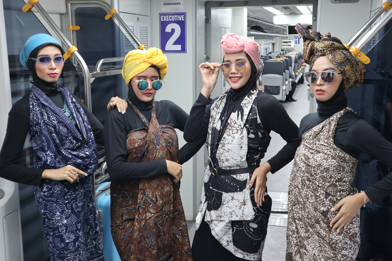 Fashion Show di Kereta Bandara